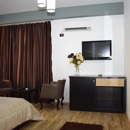 Royal 3* Tirana