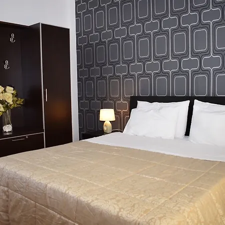 Royal 3* Tirana