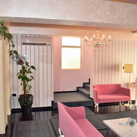 Royal Hotel