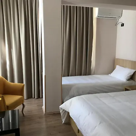 Royal 3* Tirana